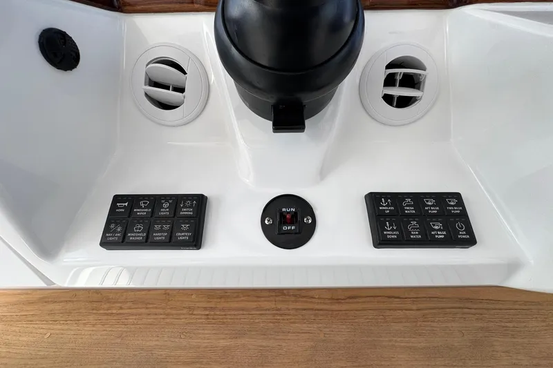 Slide: The Image of Everglades 367 CX 2026 - 69