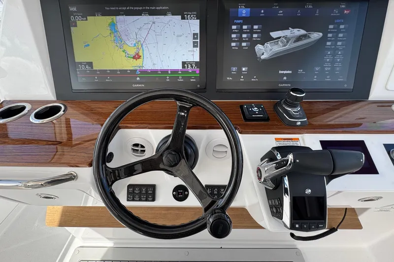 Slide: The Image of Everglades 367 CX 2026 - 70