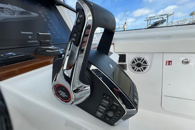 Slide: The Image of Everglades 367 CX 2026 - 71