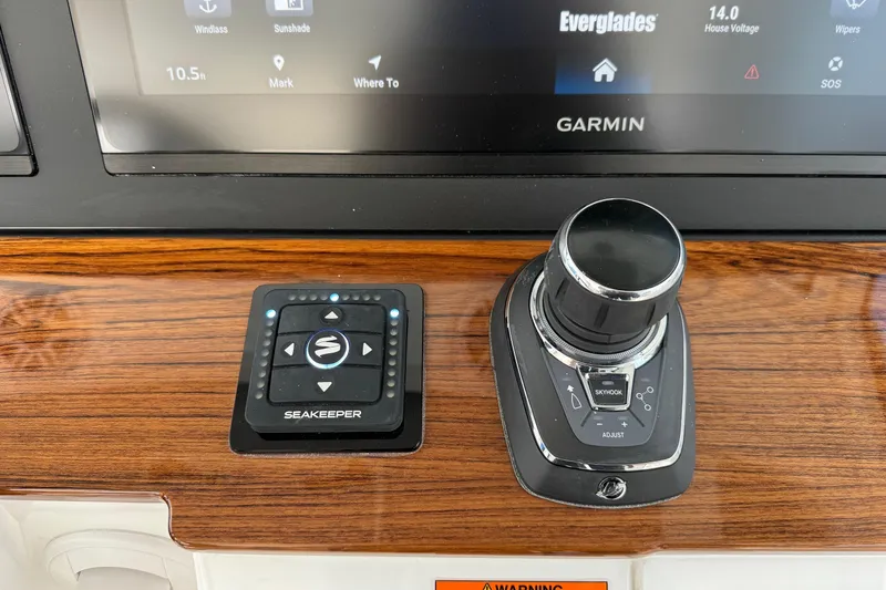 Slide: The Image of Everglades 367 CX 2026 - 74