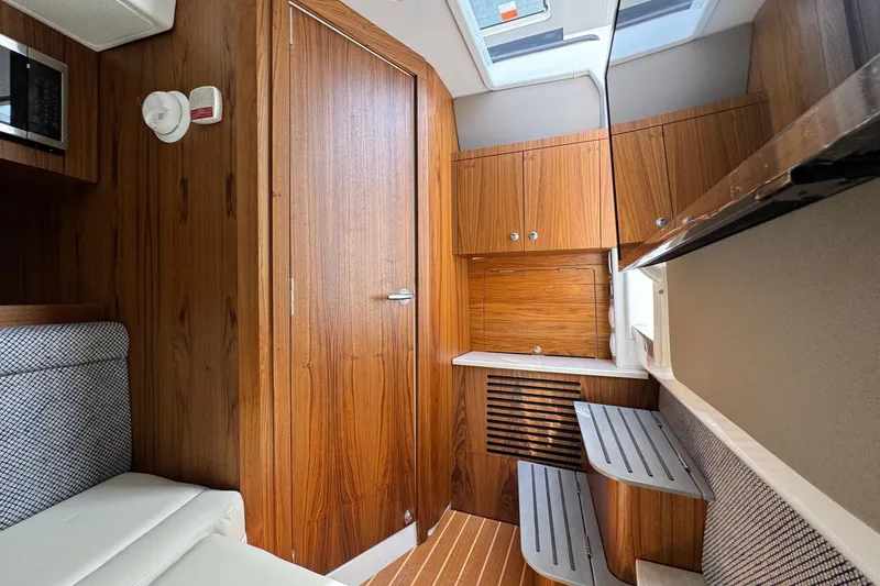 Slide: The Image of Everglades 367 CX 2026 - 89