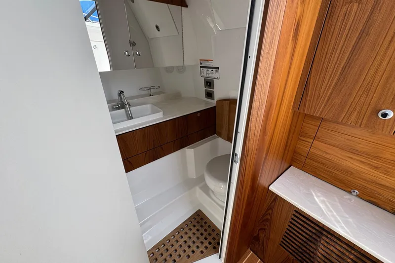 Slide: The Image of Everglades 367 CX 2026 - 90