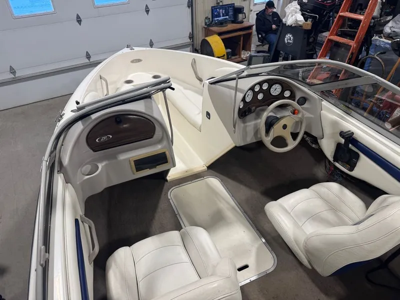 Slide: The Image of Stingray 180 RX 2005 - 4