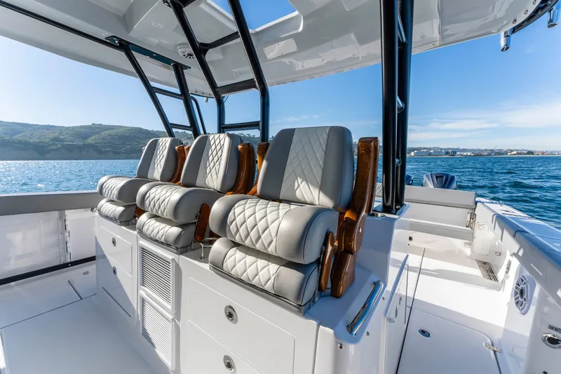 Slide: The Image of Luxurious seating on Everglades 455 Center Console boat, 2026 model. - 30