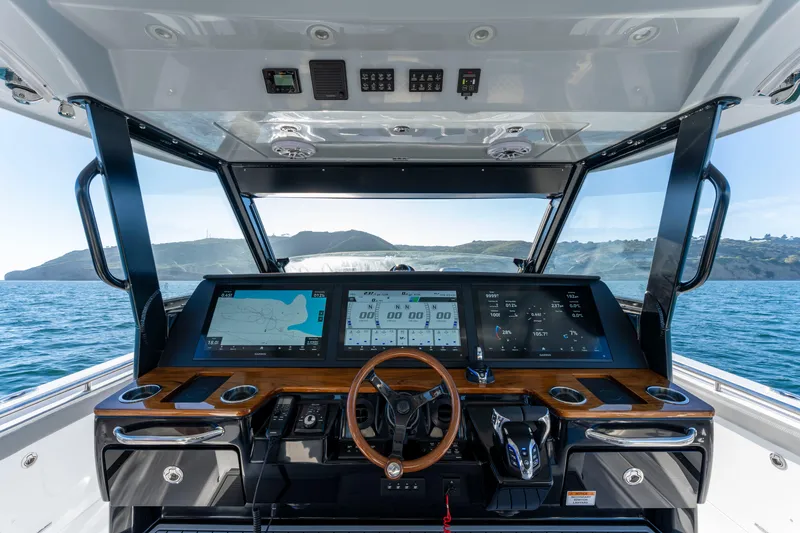 Slide: The Image of Interior view of 2026 Everglades 455 Center Console boat. - 40