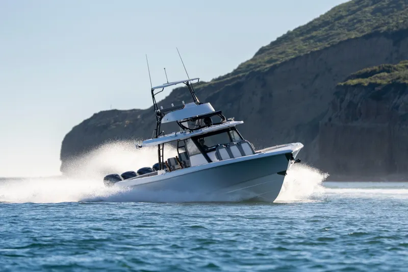 Slide: The Image of Everglades 455 Center Console 2026 - 69