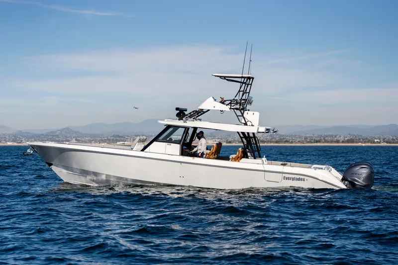 Slide: The Image of Everglades 455 Center Console 2026 - 78