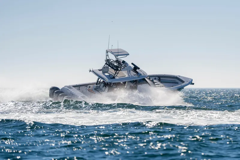 Slide: The Image of Everglades 455 Center Console 2026 - 90