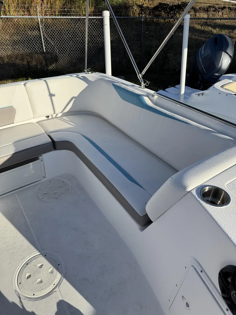 Slide: The Image of Hurricane SunDeck Sport 188 I/O 2026 - 16