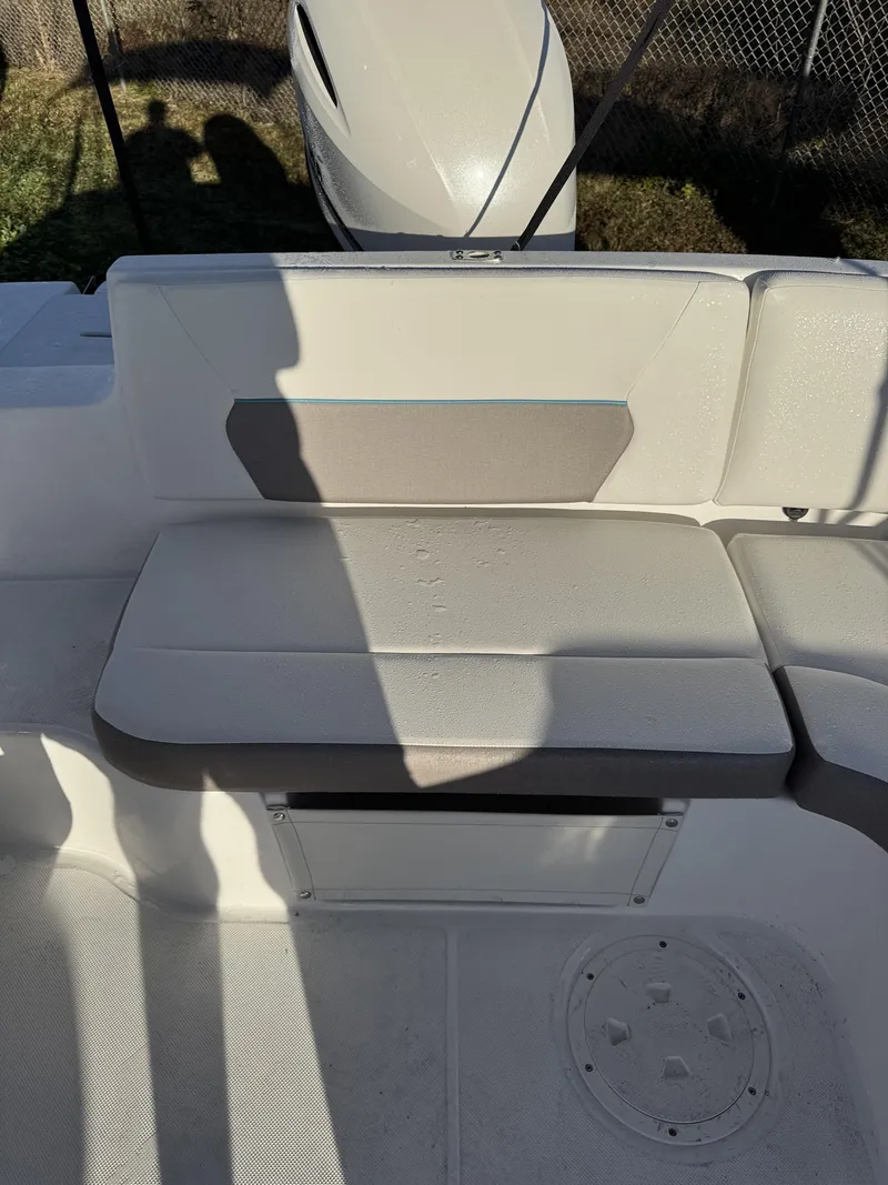 Slide: The Image of Hurricane SunDeck Sport 188 I/O 2026 - 17