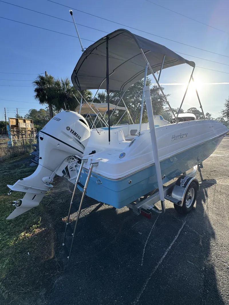 Slide: The Image of Hurricane SunDeck Sport 188 I/O 2026 - 25