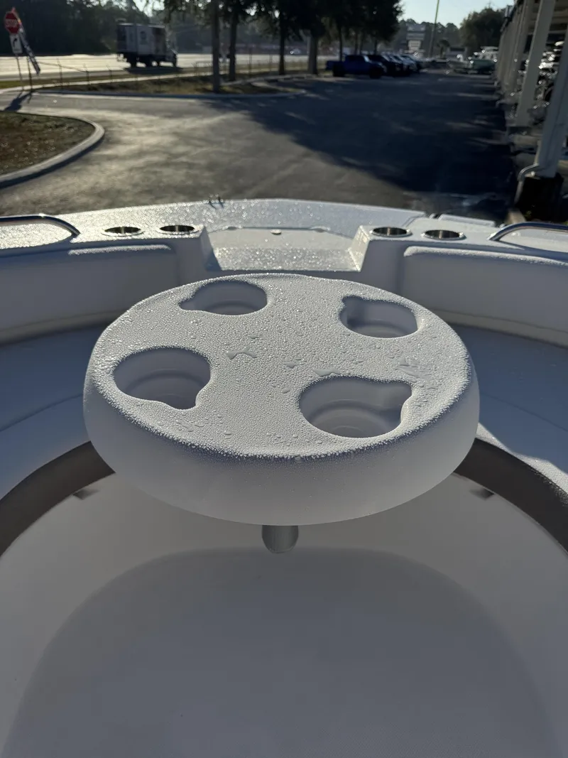 Slide: The Image of Hurricane SunDeck Sport 188 I/O 2026 - 30