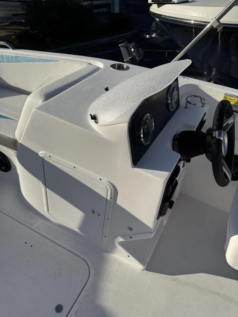 Slide: The Image of Hurricane SunDeck Sport 188 OB 2026 - 10