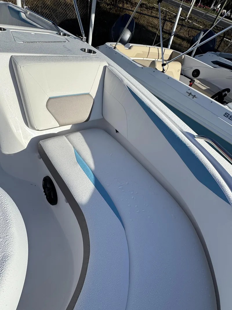 Slide: The Image of Hurricane SunDeck Sport 188 OB 2026 - 19