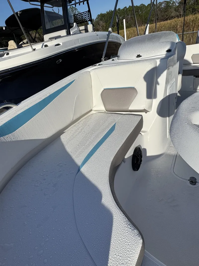 Slide: The Image of Hurricane SunDeck Sport 188 OB 2026 - 20