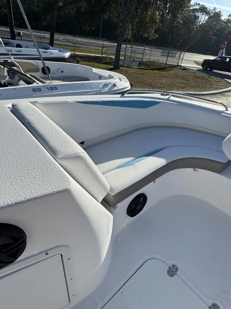 Slide: The Image of Hurricane SunDeck Sport 188 OB 2026 - 40