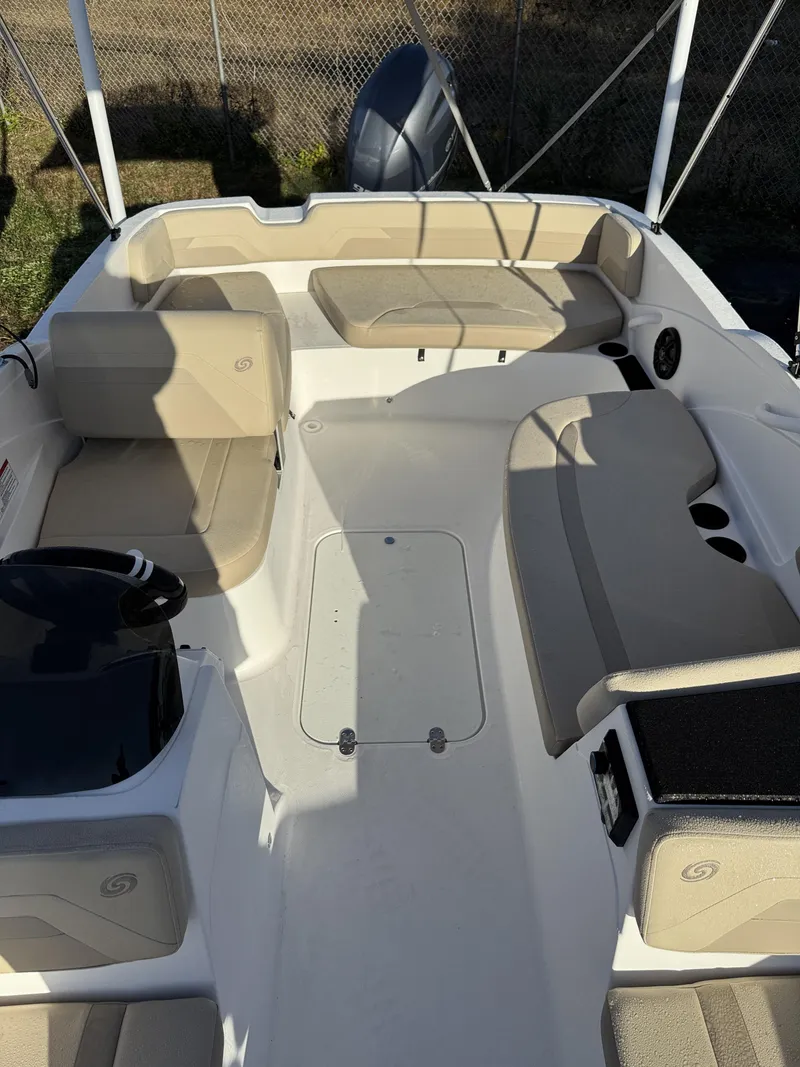 Slide: The Image of Hurricane SS 185 2026 - 26