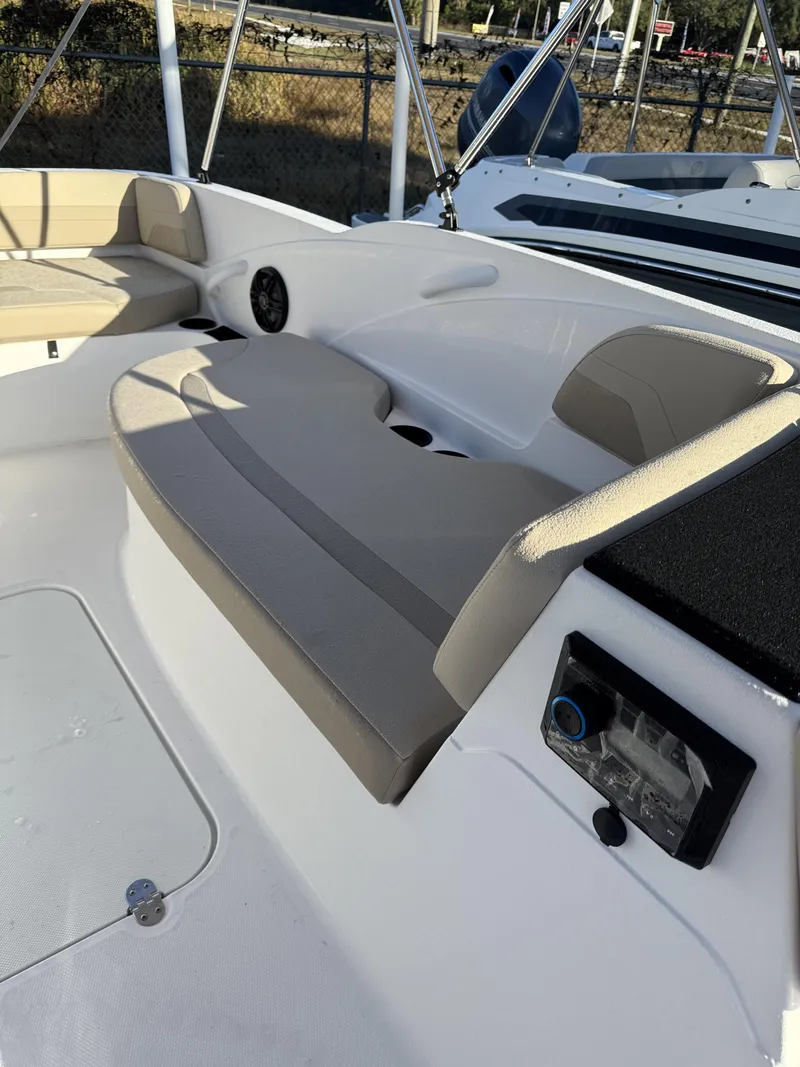 Slide: The Image of Hurricane SS 185 2026 - 27