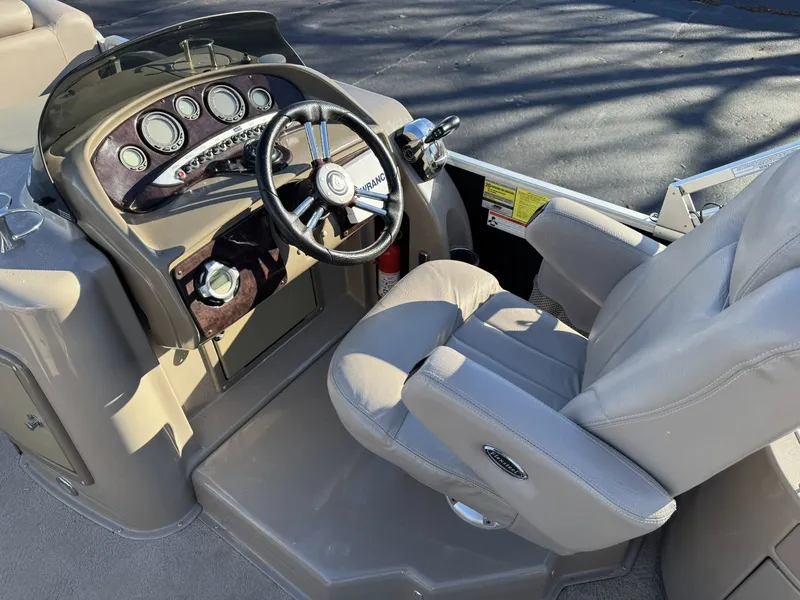 Slide: The Image of Premier Escapade 275 2009 - 16