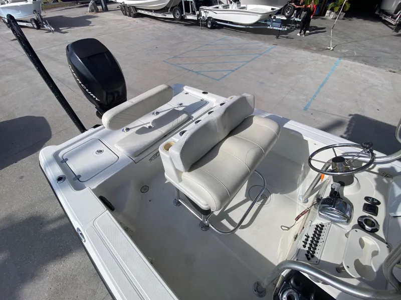 Slide: The Image of Triton 240 LTS 2007 - 19