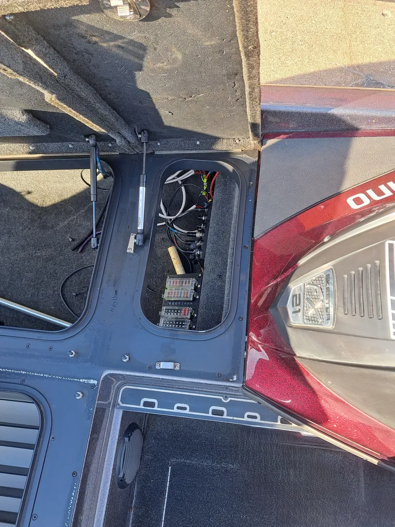 Slide: The Image of Skeeter FX21 2014 - 14