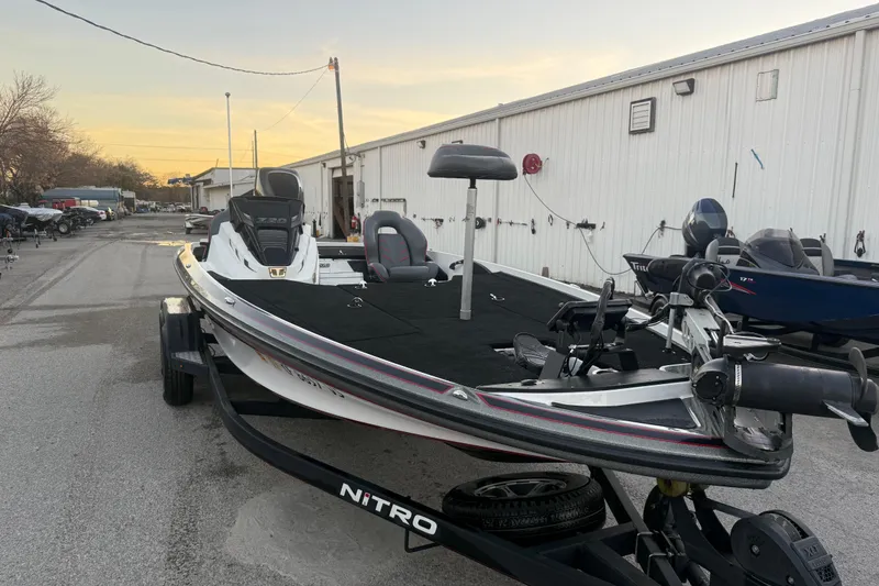 Slide: The Image of Propeller of a 2020 Nitro Z20 boat on a trailer. - 15