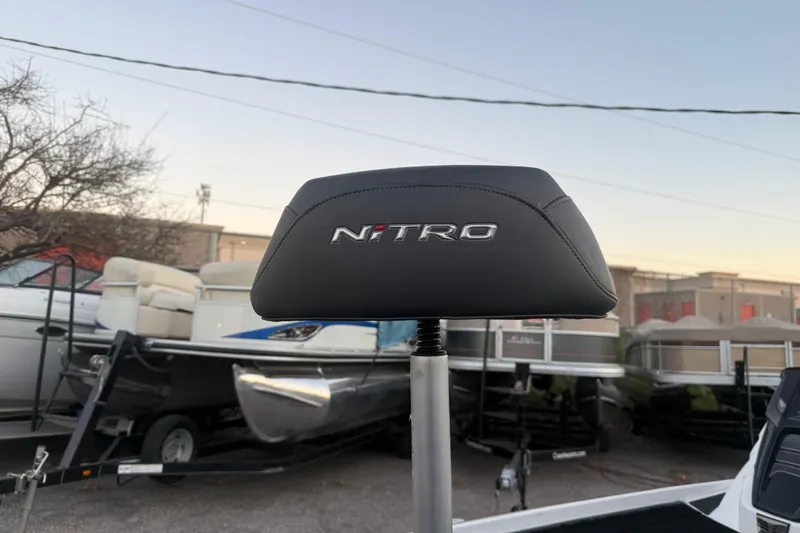 Slide: The Image of Lowrance HDS12 displaying Lake Arlington map on Nitro Z20, 2020 model. - 29