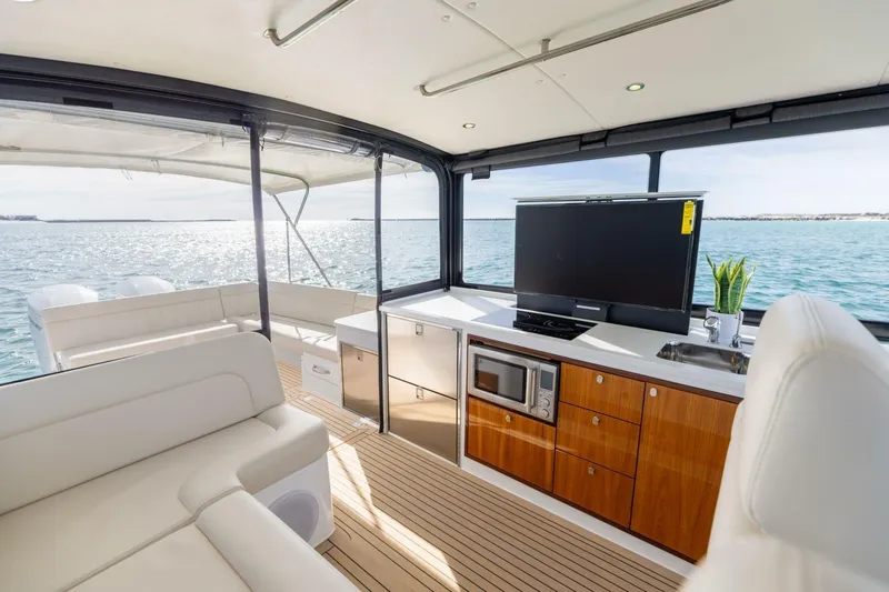 Slide: The Image of Luxurious interior of 2025 MJM 4 yacht with modern amenities and ocean view. - 22