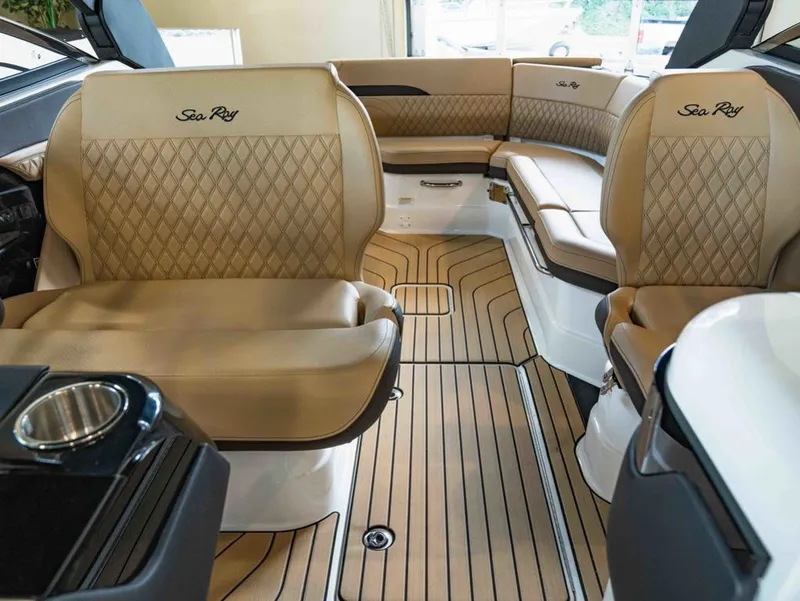 Slide: The Image of Sea Ray SLX 280 2026 - 14