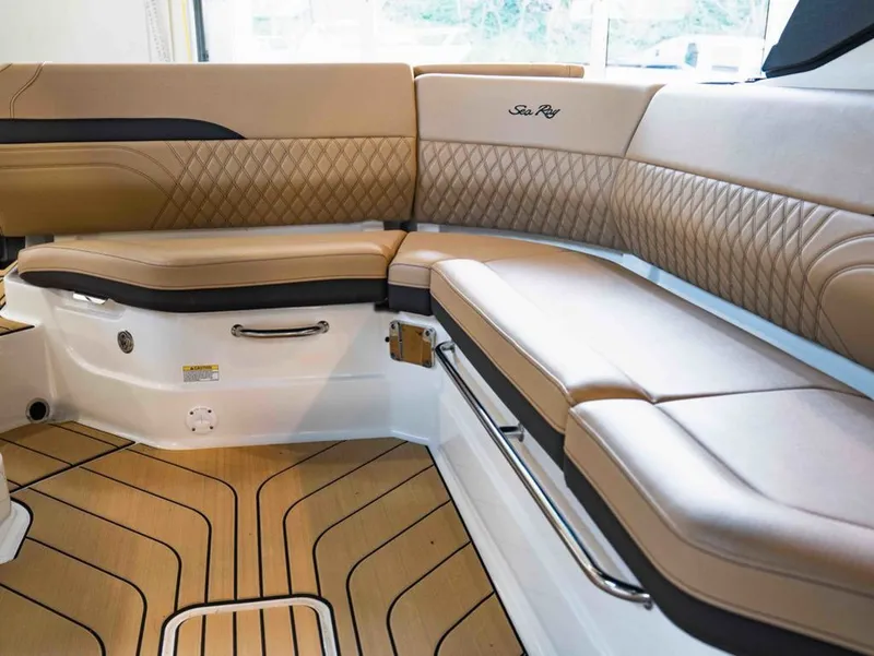 Slide: The Image of Sea Ray SLX 280 2026 - 17