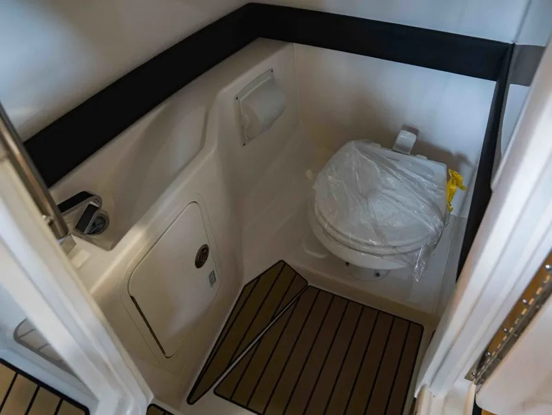 Slide: The Image of Sea Ray SLX 280 2026 - 19