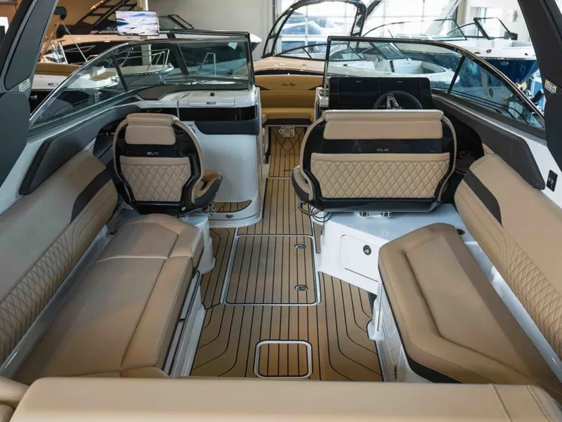 Slide: The Image of Sea Ray SLX 280 2026 - 6