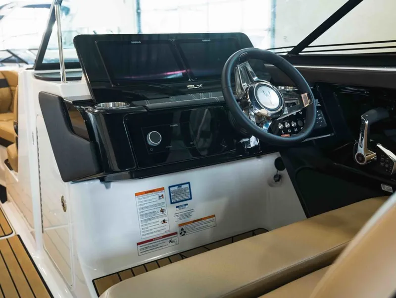 Slide: The Image of Sea Ray SLX 280 2026 - 9