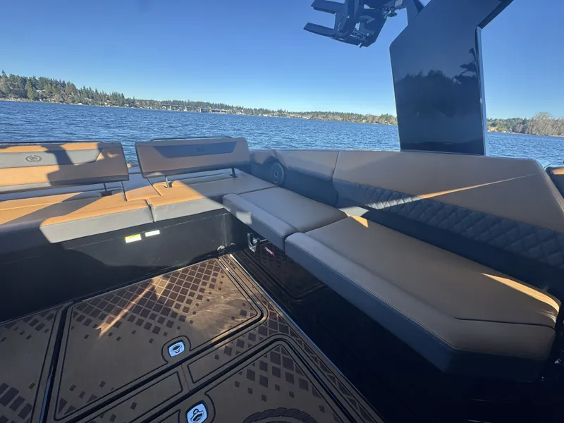 Slide: The Image of Cobalt R31 Surf 2026 - 13