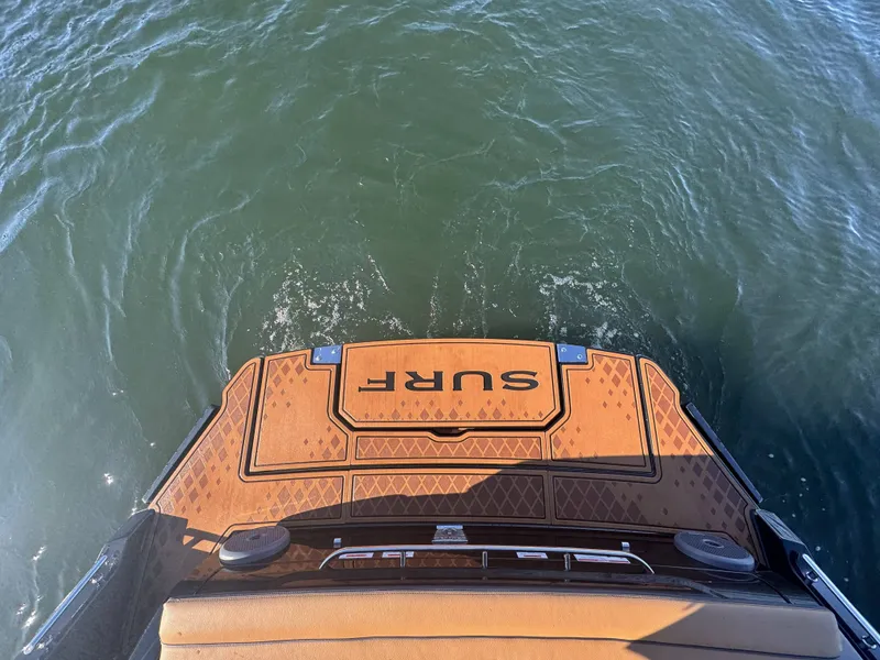 Slide: The Image of Cobalt R31 Surf 2026 - 9