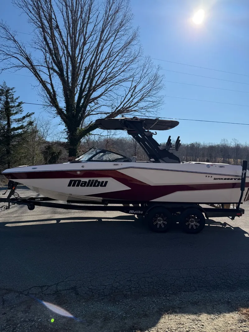 Slide: The Image of Malibu Wakesetter 23 MXZ 2026 - 6