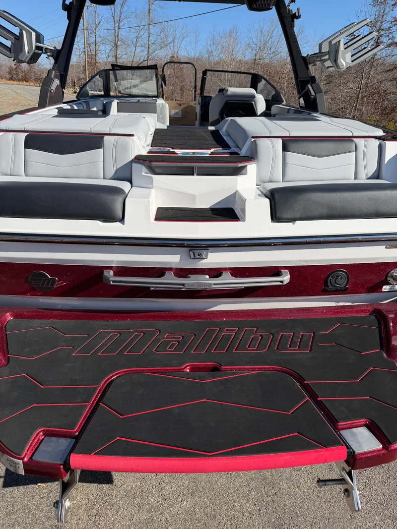 Slide: The Image of Malibu Wakesetter 23 MXZ 2026 - 7