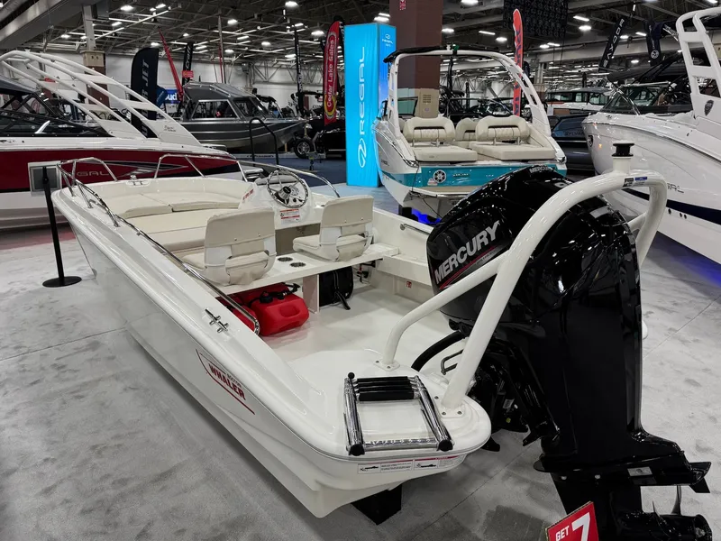 Slide: The Image of Boston Whaler 160 Super Sport 2026 - 5