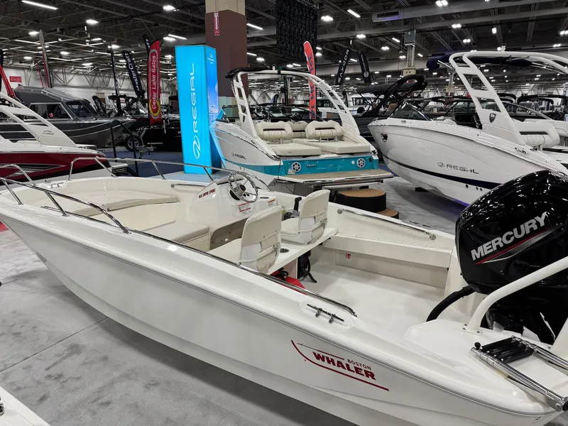 Slide: The Image of Boston Whaler 160 Super Sport 2026 - 6
