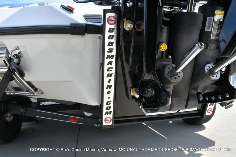 Slide: The Image of Ranger Z520R 2026 - 24