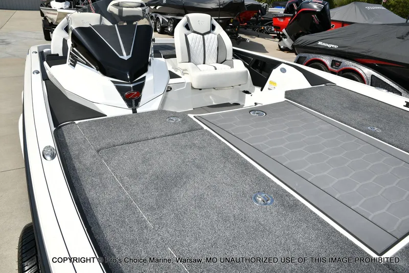 Slide: The Image of Ranger Z520R 2026 - 36