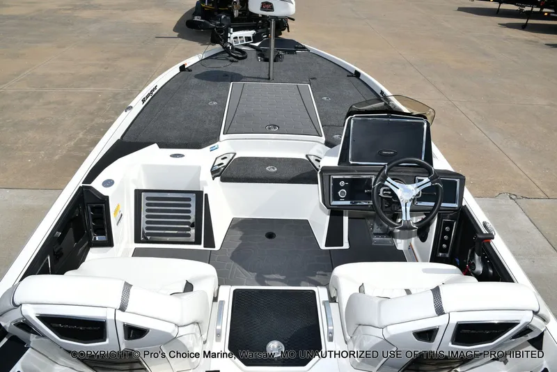 Slide: The Image of Ranger Z520R 2026 - 8