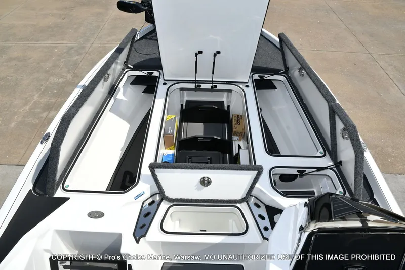 Slide: The Image of Ranger Z520R 2026 - 9