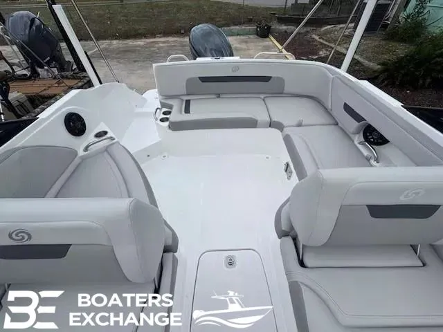 Slide: The Image of Hurricane SunDeck 235 OB 2026 - 4