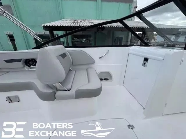 Slide: The Image of Hurricane SunDeck 235 OB 2026 - 7