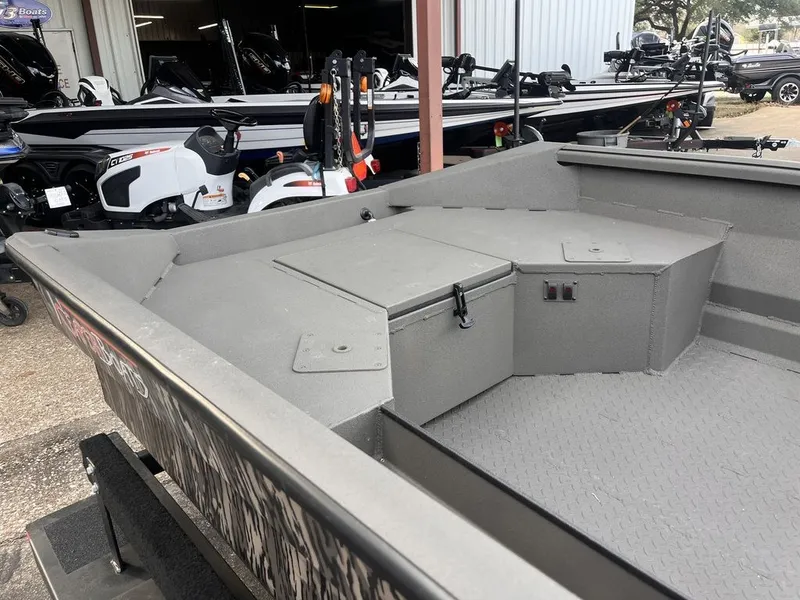 Slide: The Image of Reaper Boats 756 2026 - 8