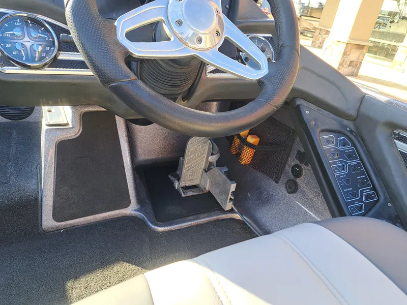 Slide: The Image of Skeeter FX21 2014 - 28