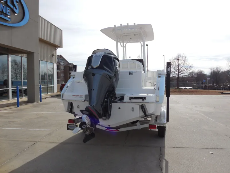 Slide: The Image of Robalo R230 Center Console 2026 - 4