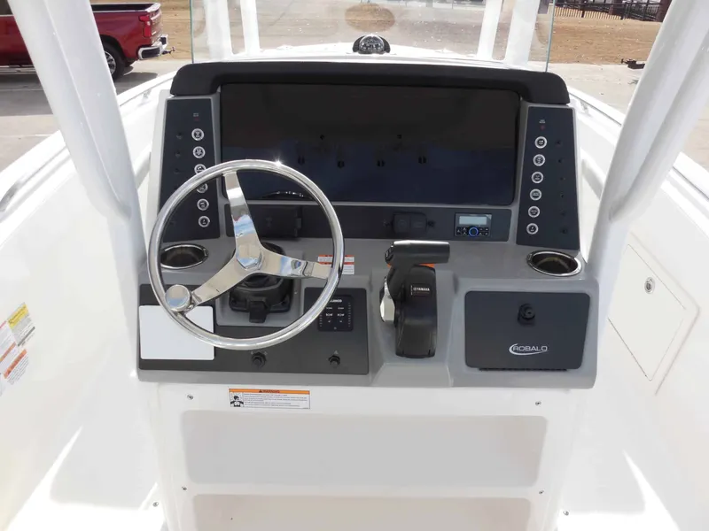 Slide: The Image of Robalo R230 Center Console 2026 - 10