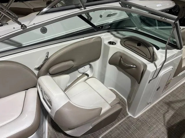 Slide: The Image of Crownline Boats Eclipse E215 XS 2019 - 10